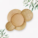 Decoração de Parede Boho em Palha Natural | Composição Artesanal com Cestos, Leques, Peneiras e Sousplats